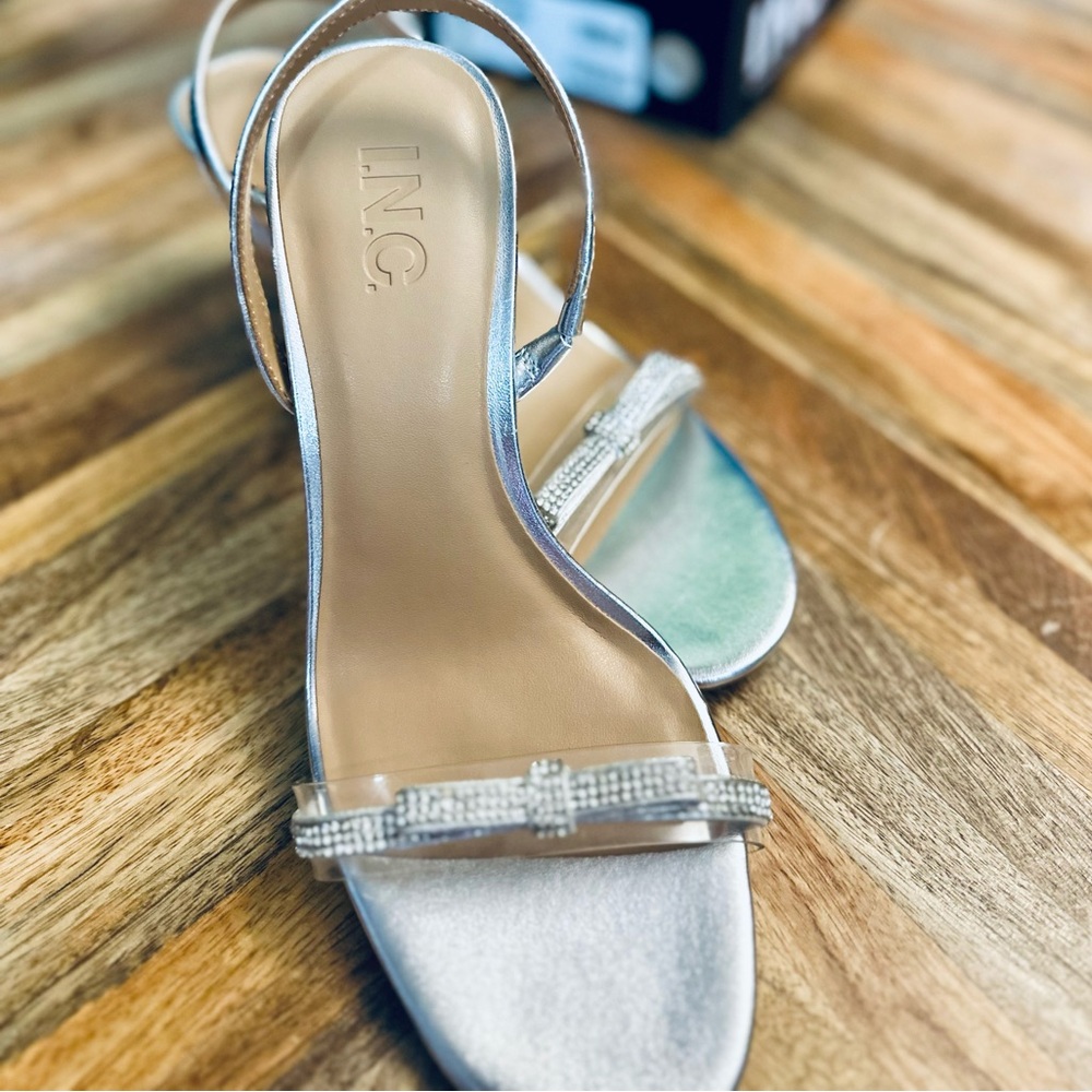 BRAND NEW IN BOX Macys INC Sandal Shoe Sz 7 slingback silver rhinestone evening